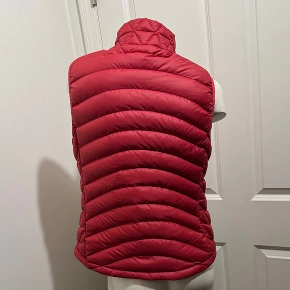 Patagonia Bright Red Down Vest - Picture 5 of 6